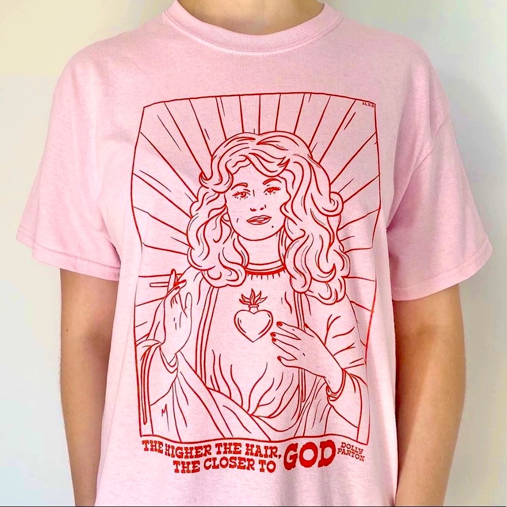 NWOT • Smokin’ Dolly Parton Tee